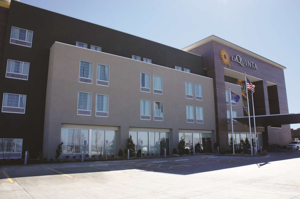 Hotel La Quinta By Wyndham Tulsa Broken Arrow Exterior foto